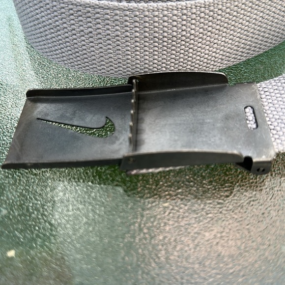 Nike Tech Essentials Web adjustable Gray Belt up 42” - Picture 4 of 4
